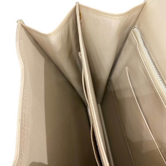 Gucci Shoulder Bag w/ COA | Authentic Gucci Handbag Gold Hardware Ivory Micro GG - Picture 11 of 16